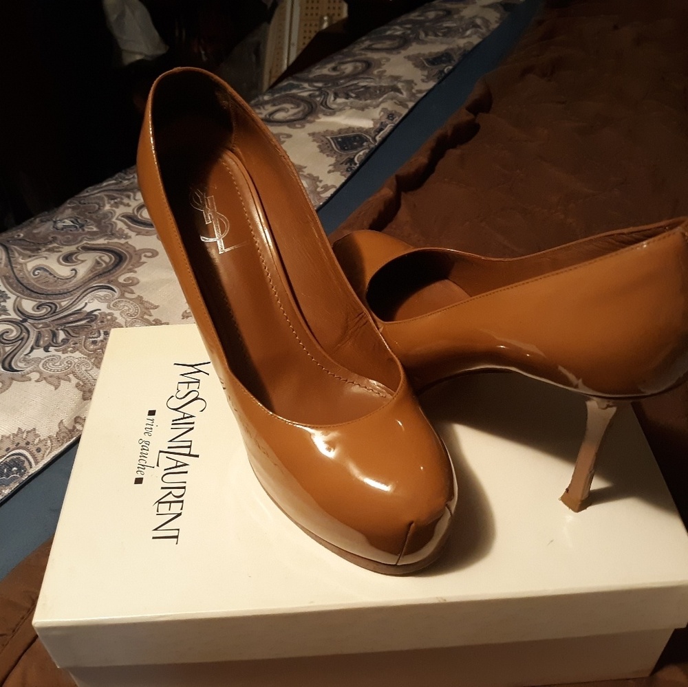 Yves Saint Laurent high heel shoe